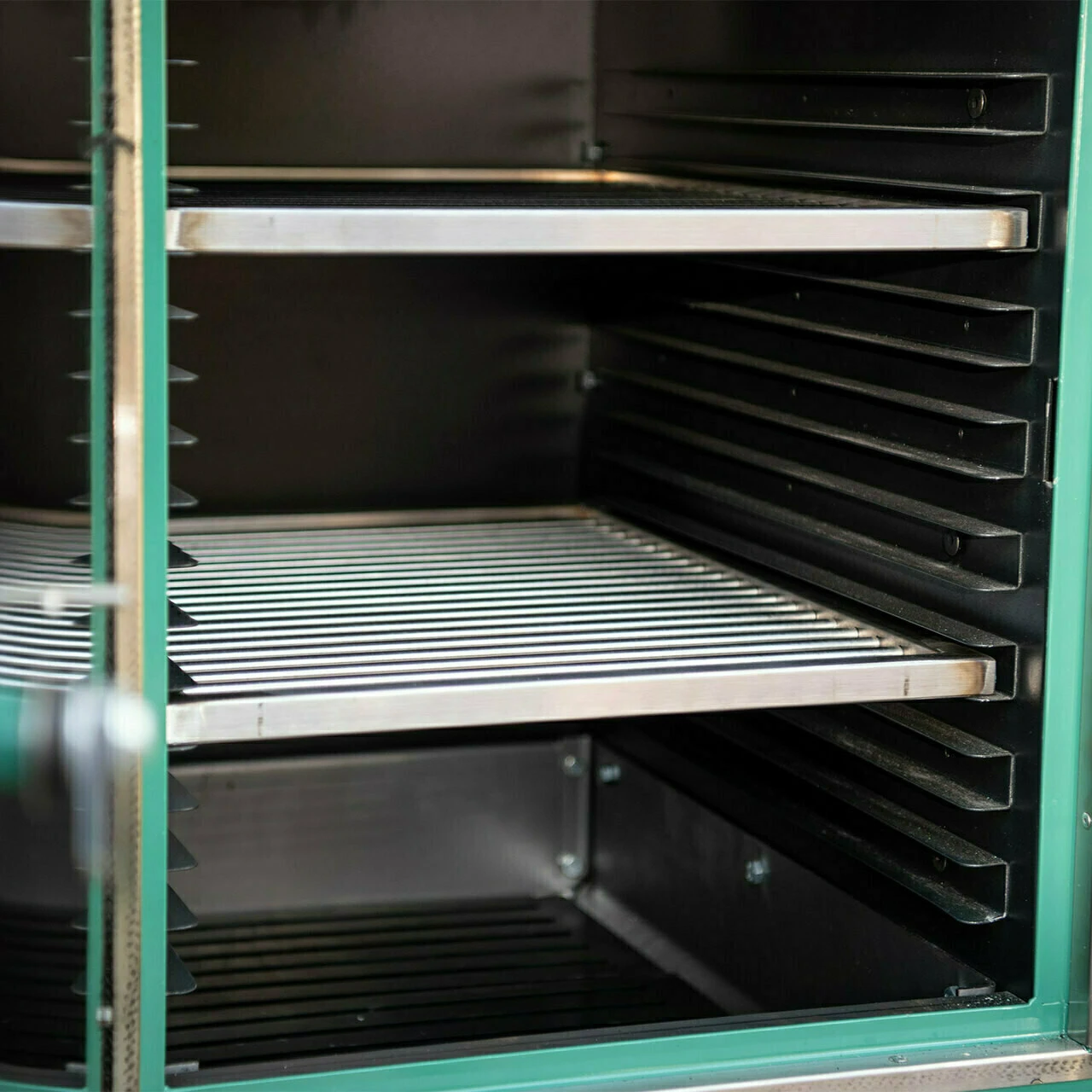 Charlie Oven Charcoal Oven In Oregano 2 Charlie Oven Charcoal Oven In Oregano - Image 2