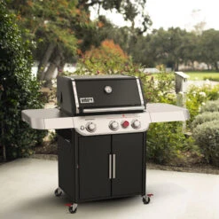 Weber® Genesis® E-325S -BBQ Kingdom 35310004 Lifestyle 74057.1642429346