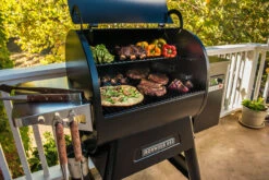 Traeger Ironwood 650 With WiFIRE Controller -BBQ Kingdom Ironwood 650 Lifestyle 02 91765.1646132805