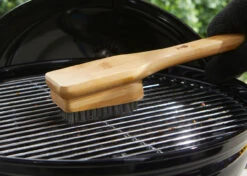 Weber® 30 Cm Bamboo Grill Brush 5 Weber® 30 Cm Bamboo Grill Brush -BBQ Kingdom Weber 30 cm Bamboo Grill brush in use 99432.1685262042