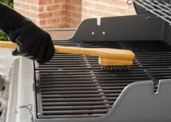 Weber® 46 Cm Bamboo Grill Brush 5 Weber® 46 Cm Bamboo Grill Brush -BBQ Kingdom Weber 46 cm Bamboo Grill brush in use 08470.1685262430